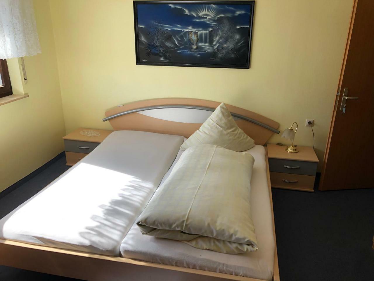 Hotel Cafe Waldeck Wuestenrot Ngoại thất bức ảnh