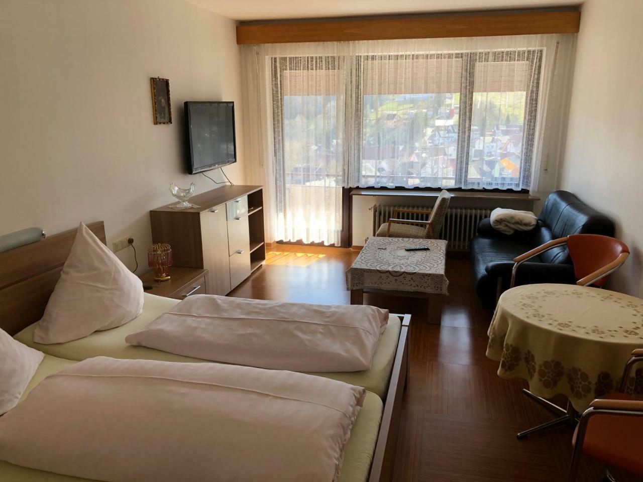Hotel Cafe Waldeck Wuestenrot Ngoại thất bức ảnh