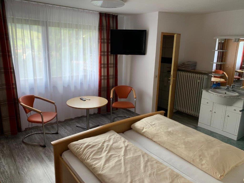 Hotel Cafe Waldeck Wuestenrot Ngoại thất bức ảnh